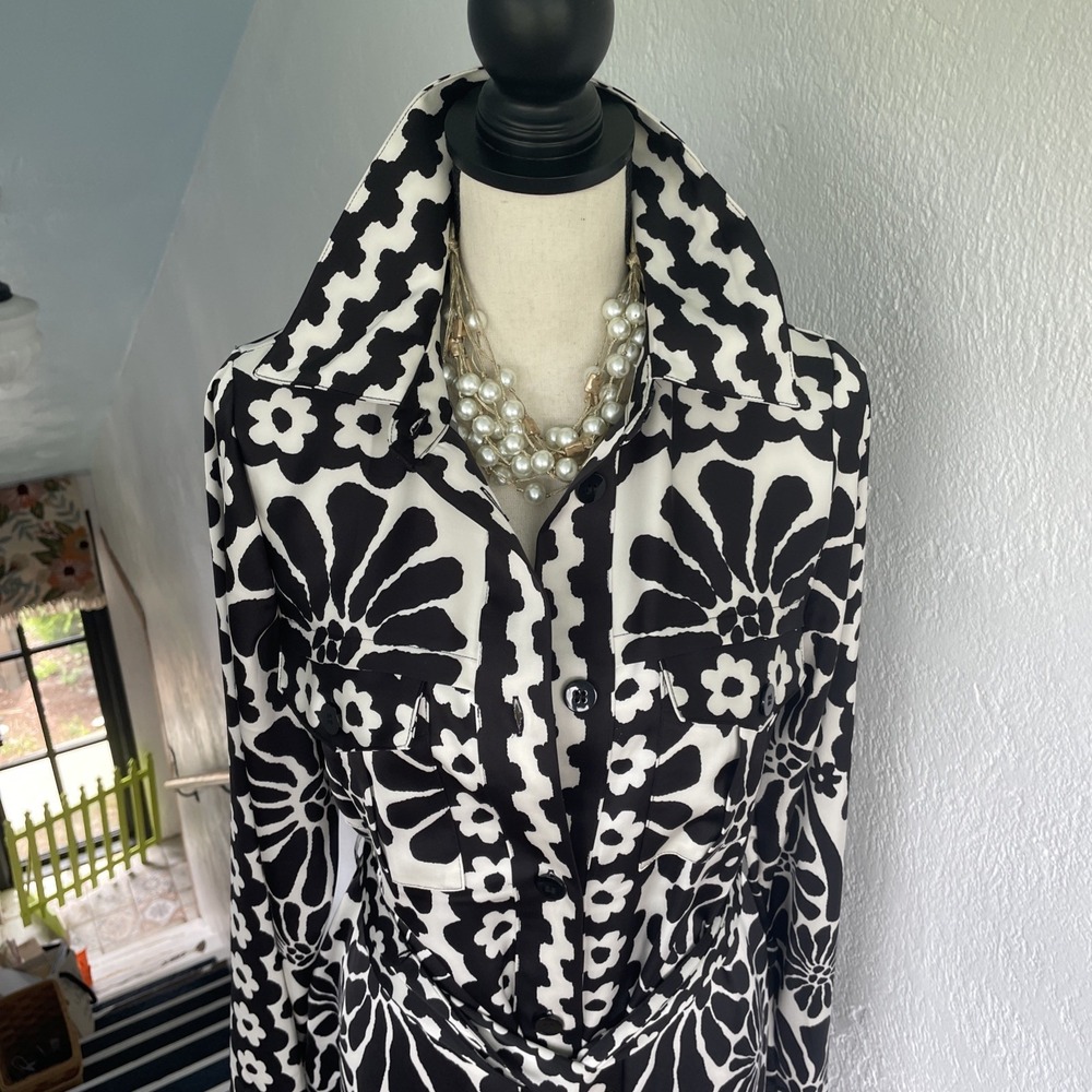 House of Harlow 1960 Black and White Long Sleeve Floral Shirt Dress - Picture 2 of 10